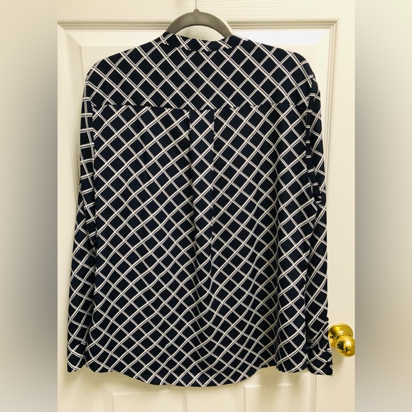 Women’s Blouse, Size LG - Picture 2 of 4